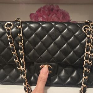 Chic Black Quilted Leather Shoulder Bag
